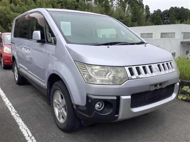 MITSUBISHI DELICA D5 2010