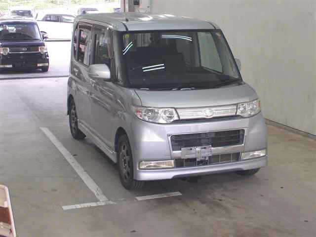 DAIHATSU TANTO 2008