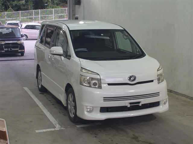 TOYOTA VOXY 2008