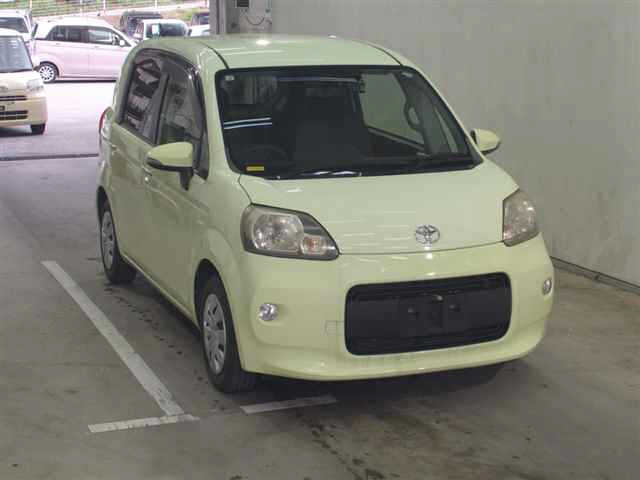 TOYOTA PORTE 2013