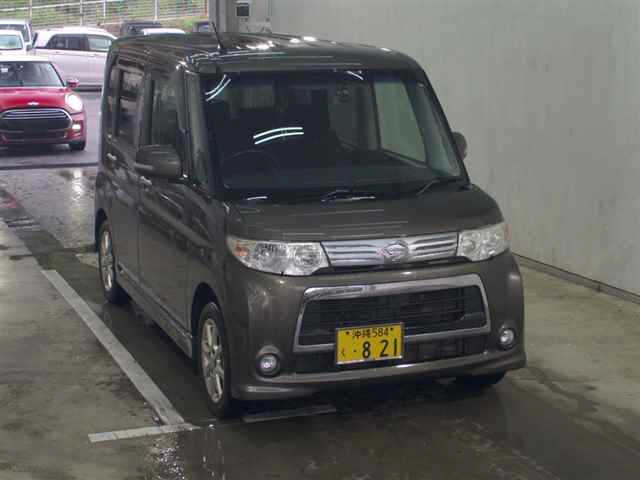 DAIHATSU TANTO 2011