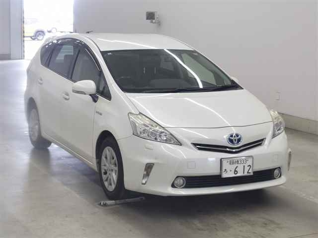 TOYOTA PRIUS ALPHA 2014