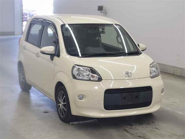 TOYOTA PORTE 2012