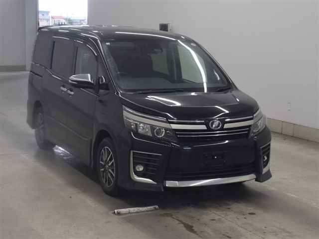 TOYOTA VOXY 2017