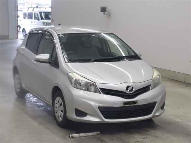 TOYOTA VITZ 2012