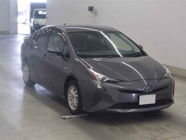 TOYOTA PRIUS 2017
