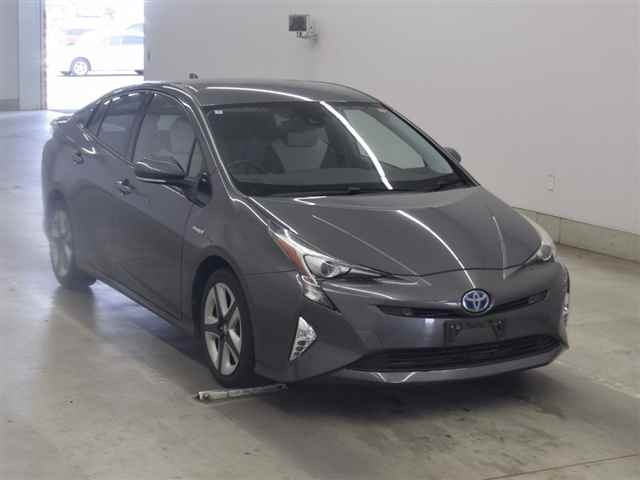 TOYOTA PRIUS 2016