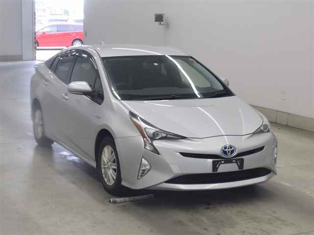 TOYOTA PRIUS 2018