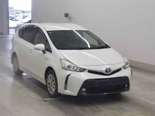TOYOTA PRIUS ALPHA 2015