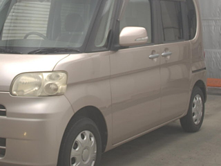 DAIHATSU TANTO 2010