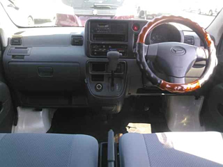 DAIHATSU HIJET VAN 2015