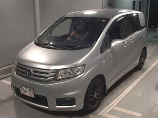 HONDA FREED 2010