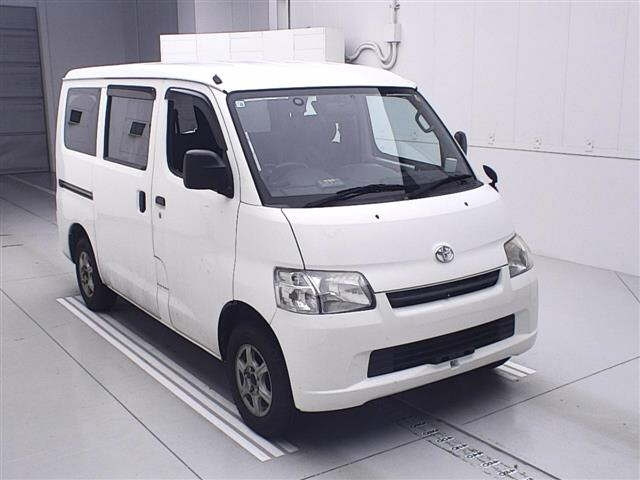 TOYOTA TOWN ACE VAN 2011