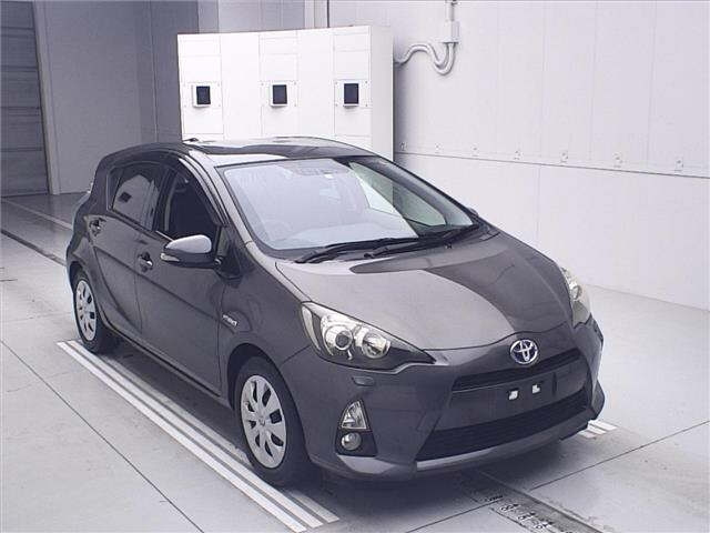 TOYOTA AQUA 2012