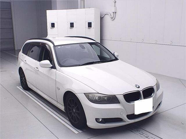 BMW 3 SERIES 2011