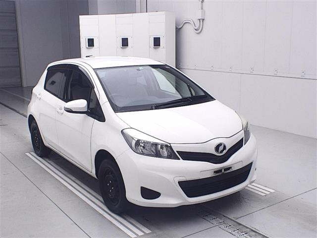 TOYOTA VITZ 2012