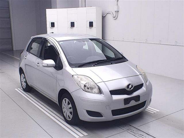 TOYOTA VITZ 2010