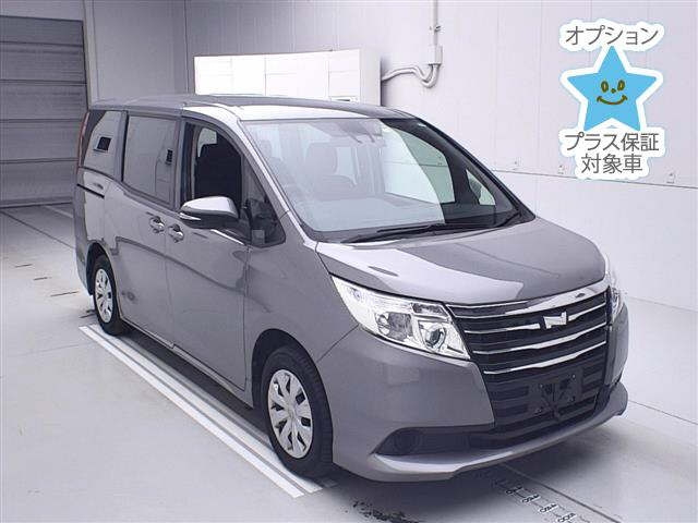 TOYOTA NOAH 2016