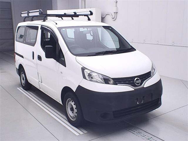 NISSAN NV200 2020