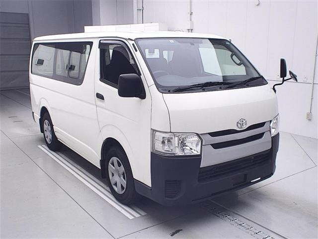 TOYOTA HIACE VAN 2015
