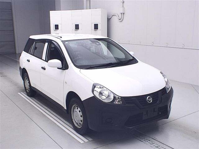 NISSAN AD 2019