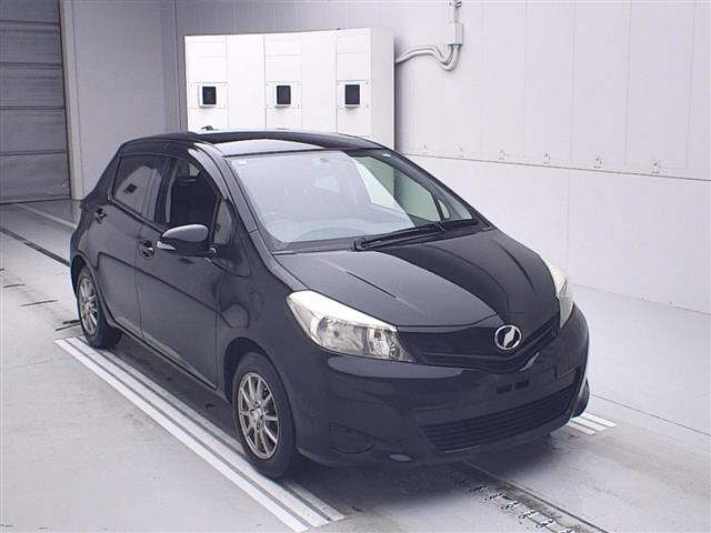TOYOTA VITZ 2012