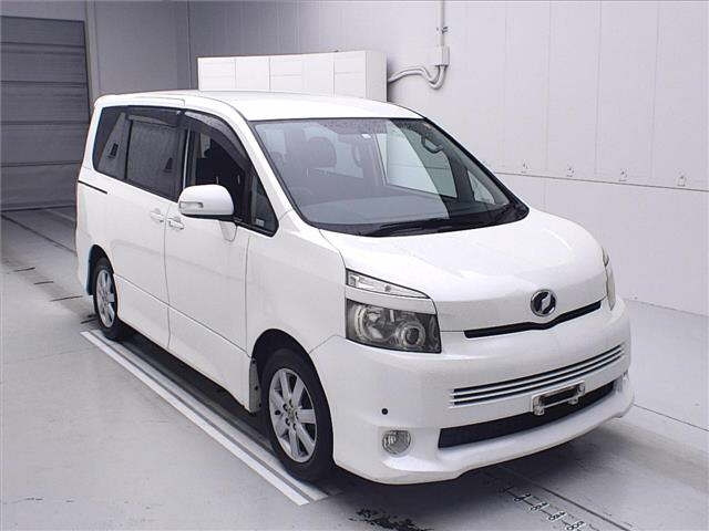 TOYOTA VOXY 2008