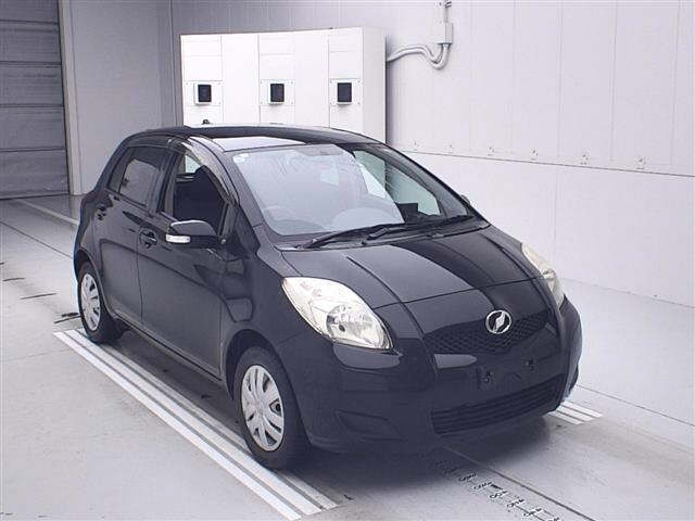 TOYOTA VITZ 2010