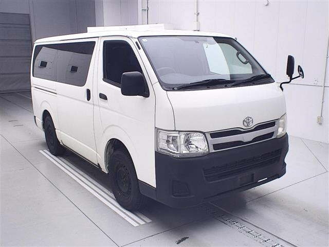 TOYOTA HIACE VAN 2011