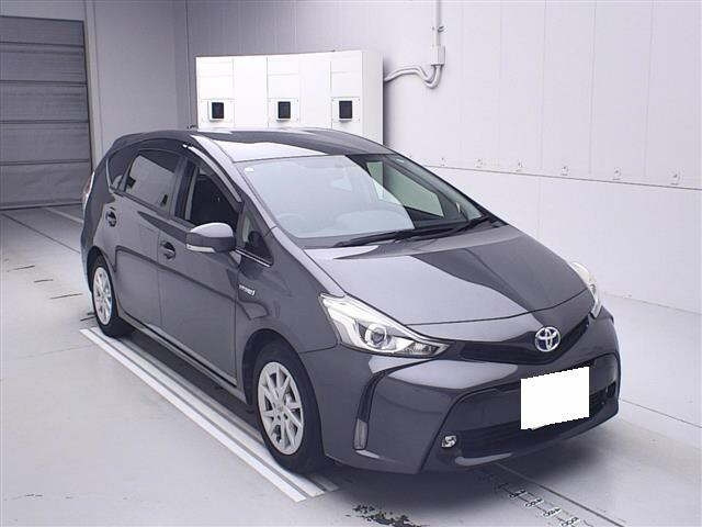 TOYOTA PRIUS ALPHA 2014