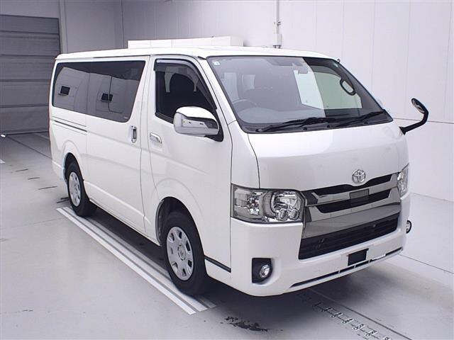 TOYOTA HIACE VAN 2019