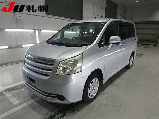 TOYOTA NOAH 2008