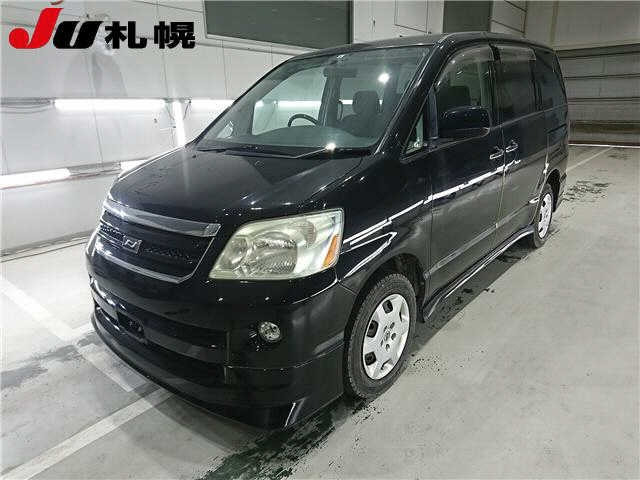 TOYOTA NOAH 2005
