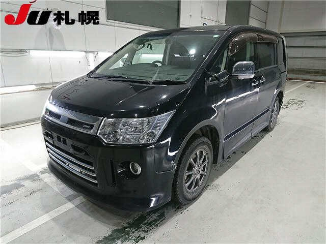 MITSUBISHI DELICA D5 2010