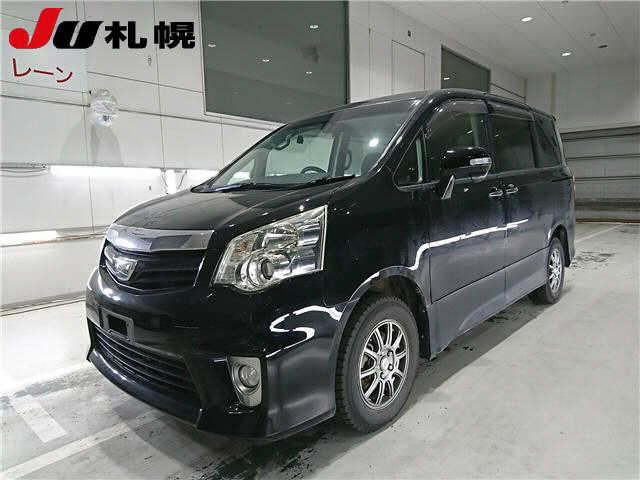 TOYOTA NOAH 2012