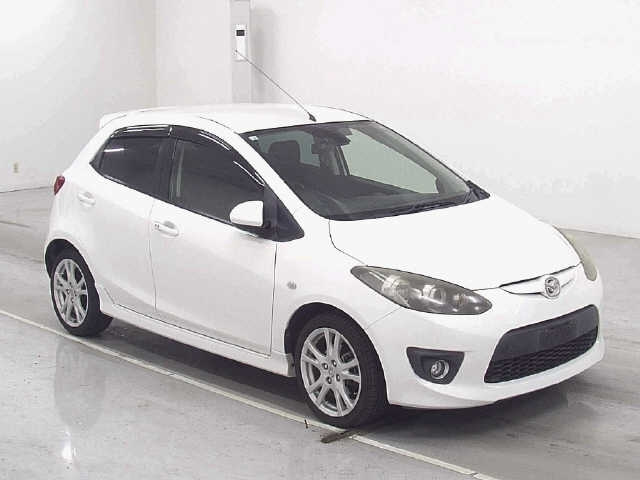 MAZDA DEMIO 2010