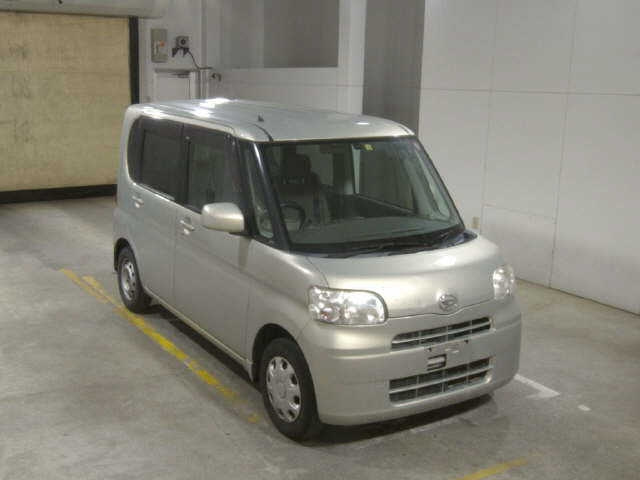 DAIHATSU TANTO 2010