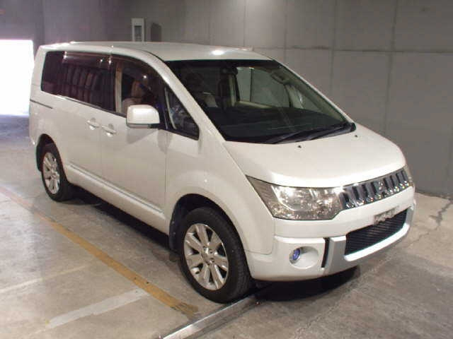 MITSUBISHI DELICA D5 2008