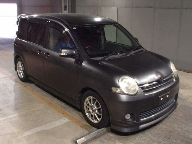 TOYOTA SIENTA 2011