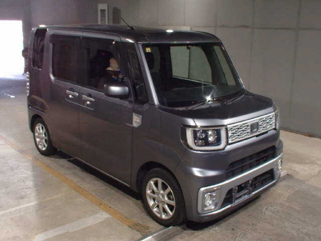 DAIHATSU WAKE 2016
