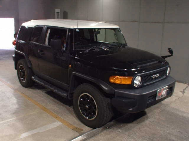TOYOTA FJ CRUISER 2016