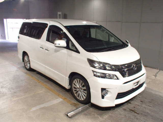TOYOTA VELLFIRE 2013