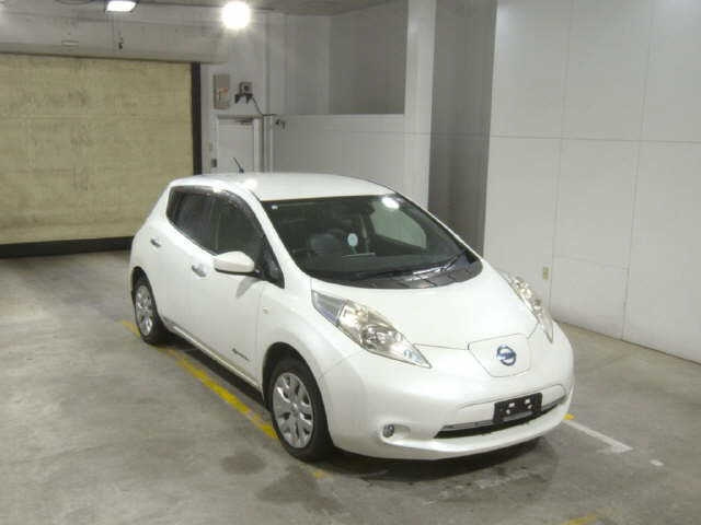 NISSAN LEAF