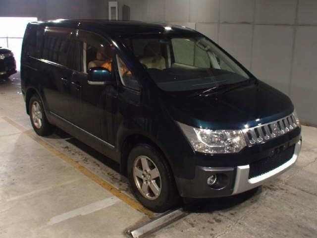 MITSUBISHI DELICA D5 2012