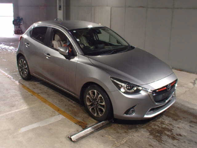 MAZDA DEMIO 2016