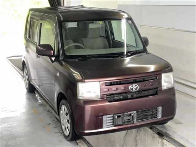 TOYOTA PIXIS SPACE