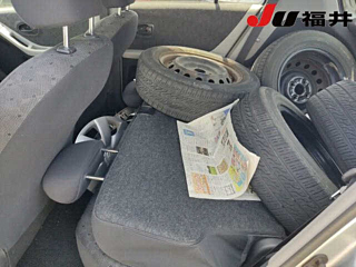 TOYOTA VITZ 2010