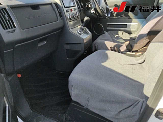 MITSUBISHI DELICA D5 2010