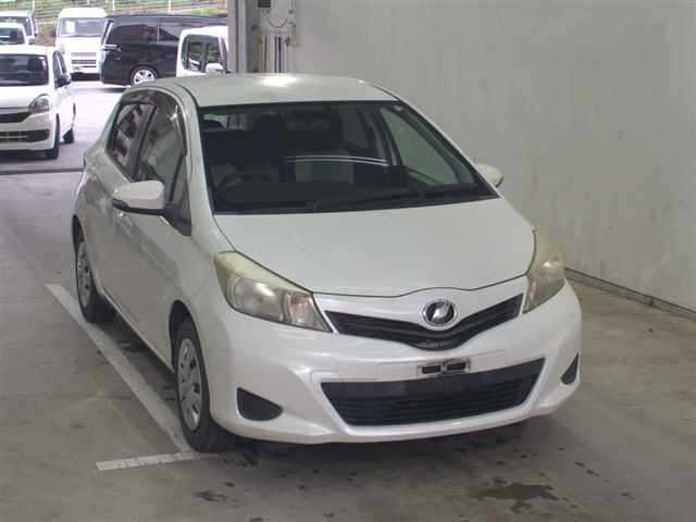 TOYOTA VITZ 2011