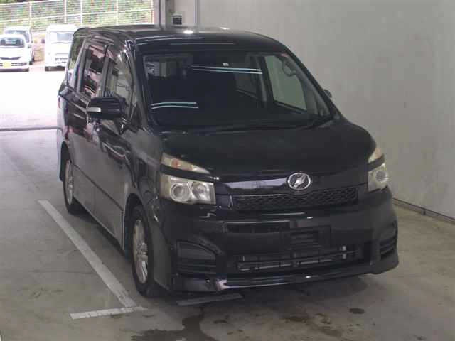 TOYOTA VOXY 2012